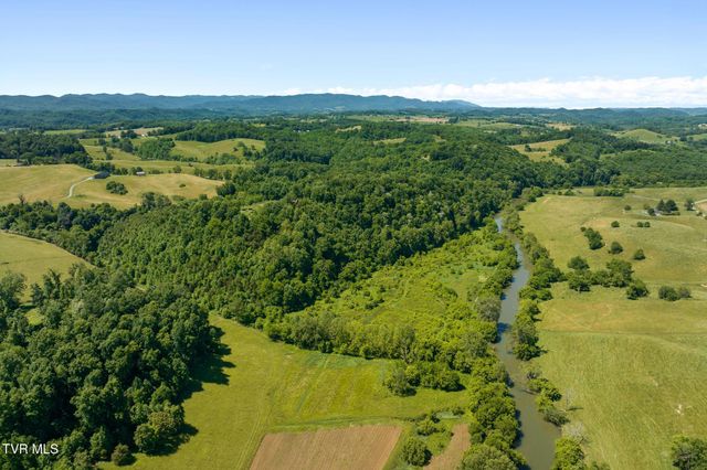 35000 Barrtree Lane, Glade Spring, VA 24340