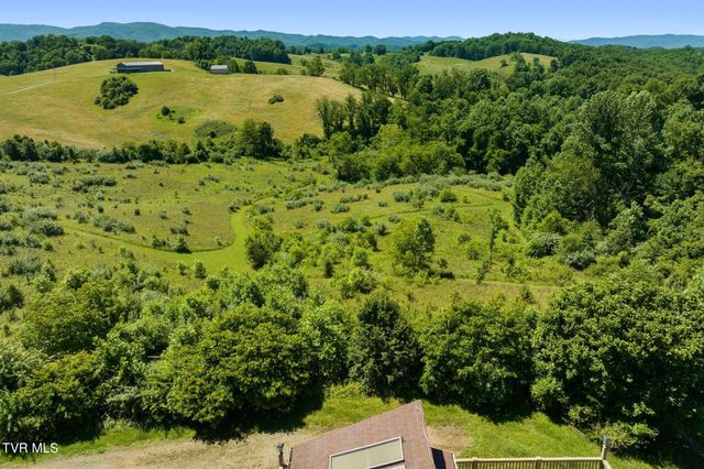 35000 Barrtree Lane, Glade Spring, VA 24340