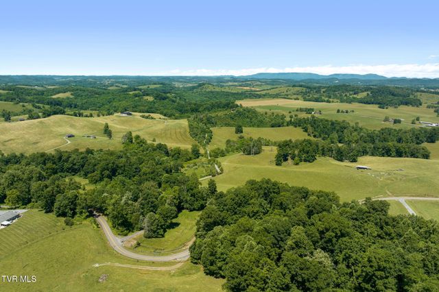 35000 Barrtree Lane, Glade Spring, VA 24340