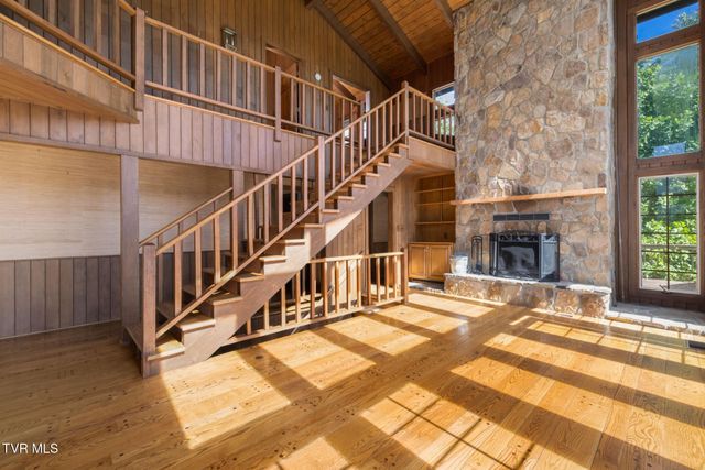 35000 Barrtree Lane, Glade Spring, VA 24340