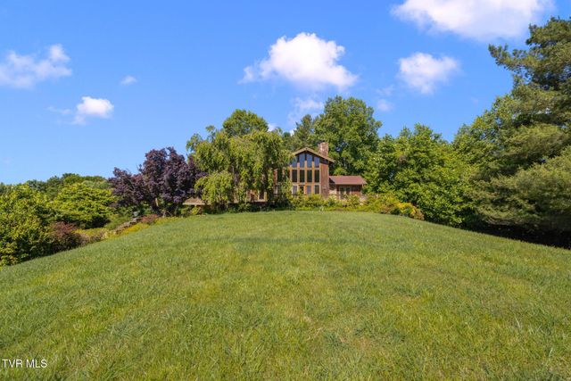 35000 Barrtree Lane, Glade Spring, VA 24340