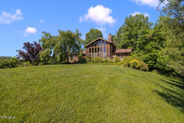 35000 Barrtree Lane, Glade Spring, VA 24340