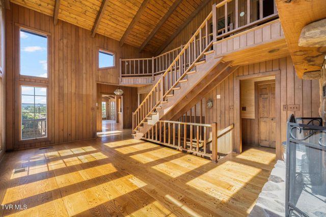 35000 Barrtree Lane, Glade Spring, VA 24340