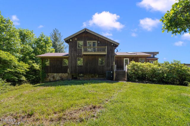 35000 Barrtree Lane, Glade Spring, VA 24340