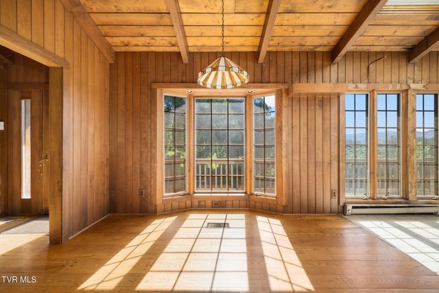 35000 Barrtree Lane, Glade Spring, VA 24340