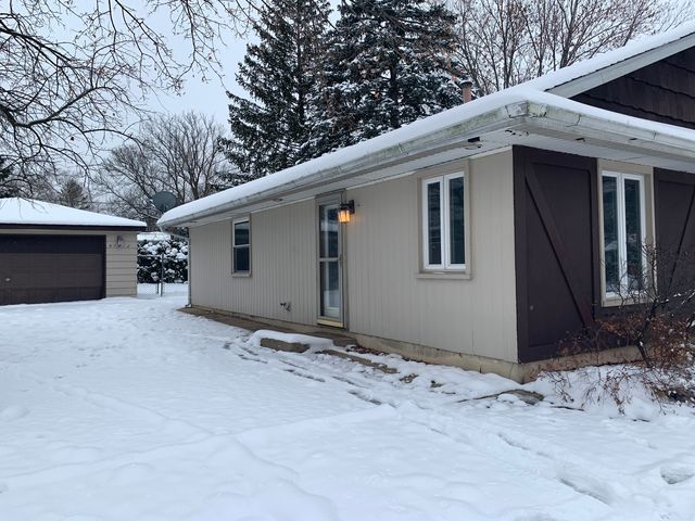 148 W Kennedy Drive, Streamwood, IL 60107