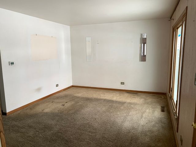 148 W Kennedy Drive, Streamwood, IL 60107