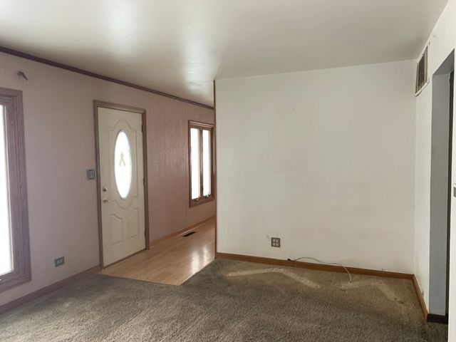 148 W Kennedy Drive, Streamwood, IL 60107