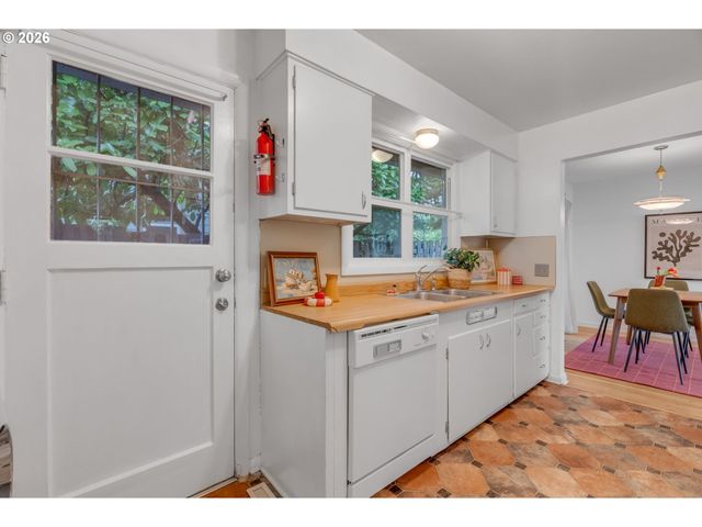 6236 Ne 9TH Ave, Portland, OR 97211