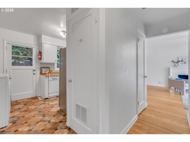 6236 Ne 9TH Ave, Portland, OR 97211