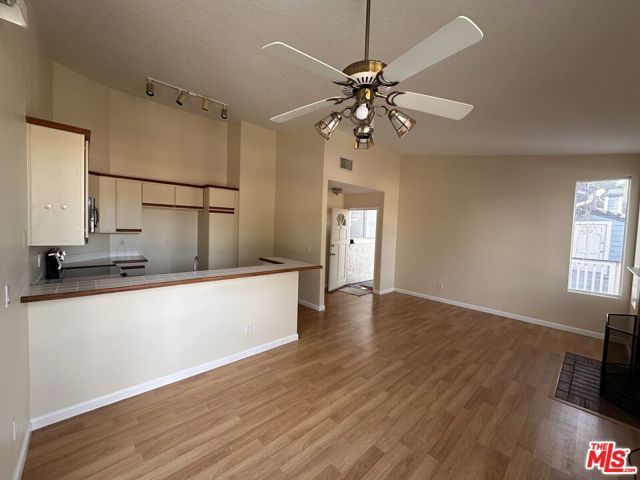 2486 Pleasant Way H, Thousand Oaks, CA 91362