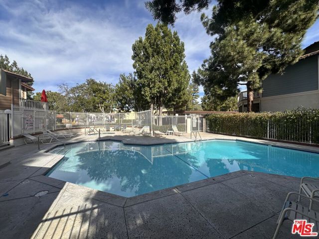 2486 Pleasant Way H, Thousand Oaks, CA 91362