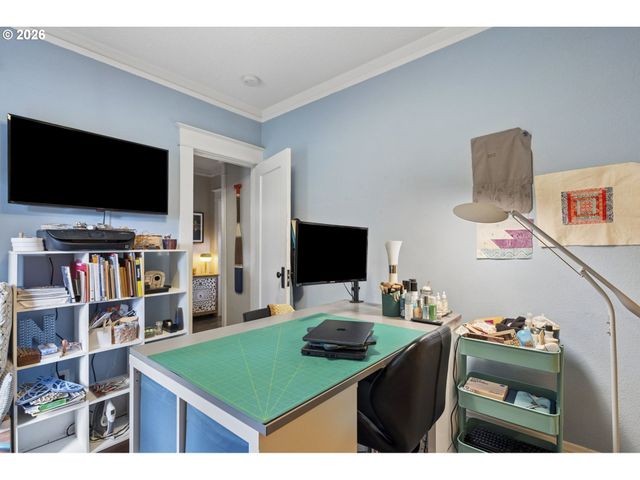 10214 Se YUKON St, Portland, OR 97266