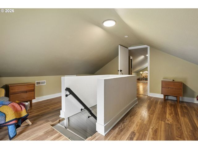 10214 Se YUKON St, Portland, OR 97266