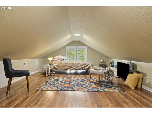 10214 Se YUKON St, Portland, OR 97266