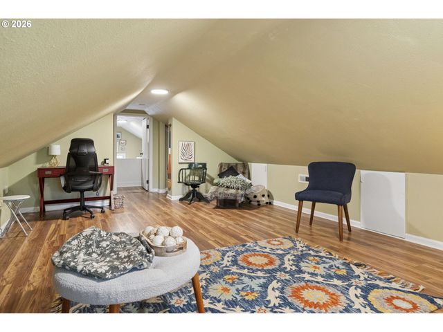 10214 Se YUKON St, Portland, OR 97266