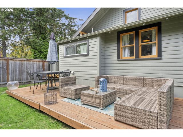 10214 Se YUKON St, Portland, OR 97266