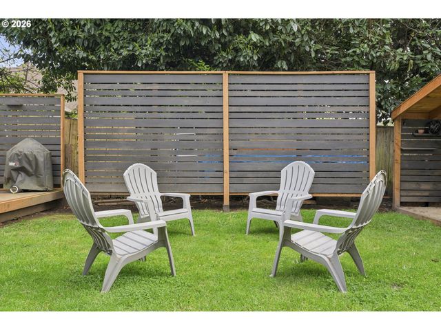 10214 Se YUKON St, Portland, OR 97266