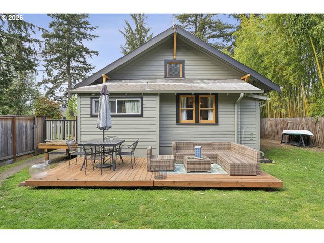 10214 Se YUKON St, Portland, OR 97266