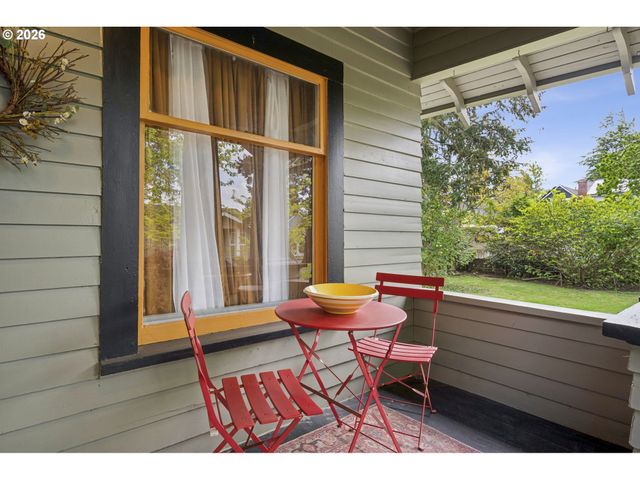 10214 Se YUKON St, Portland, OR 97266