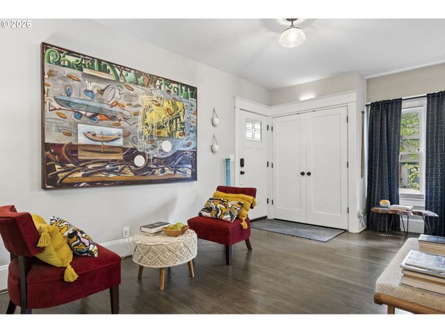 10214 Se YUKON St, Portland, OR 97266