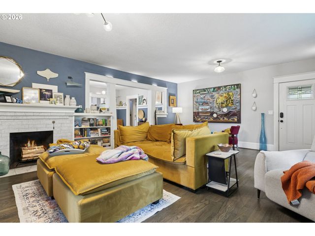 10214 Se YUKON St, Portland, OR 97266
