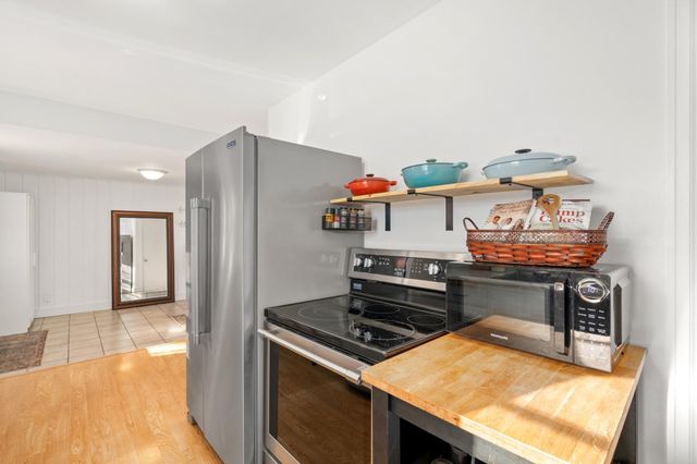 1024 County Road B2 W, Roseville, MN 55113