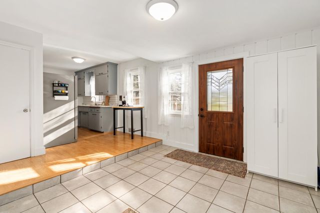 1024 County Road B2 W, Roseville, MN 55113