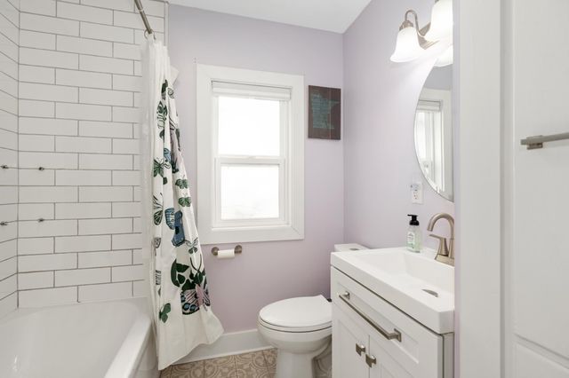 1024 County Road B2 W, Roseville, MN 55113