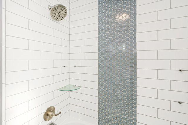 1024 County Road B2 W, Roseville, MN 55113