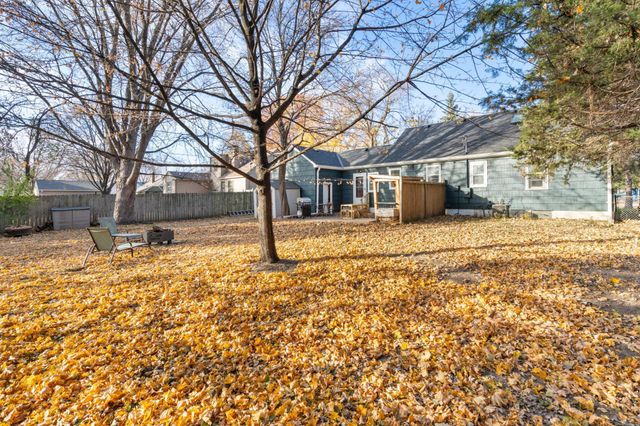 1024 County Road B2 W, Roseville, MN 55113