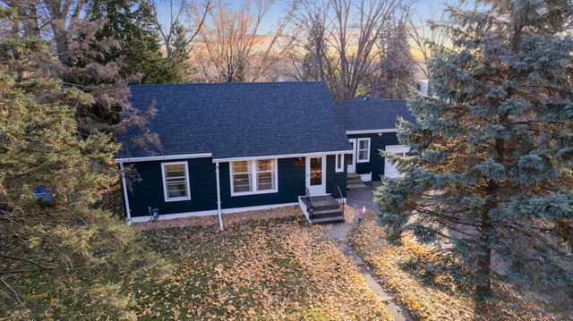 1024 County Road B2 W, Roseville, MN 55113