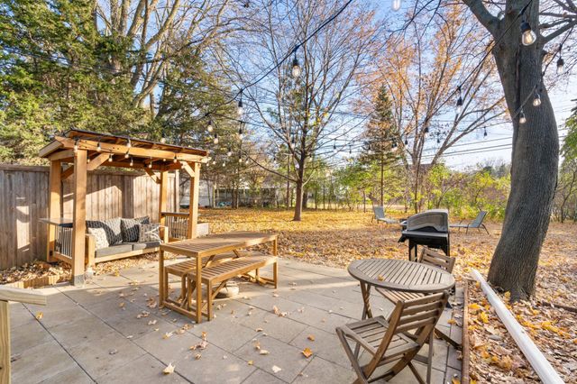 1024 County Road B2 W, Roseville, MN 55113