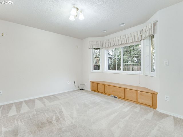 518 Nw WILLAMETTE Ct, Mc Minnville, OR 97128