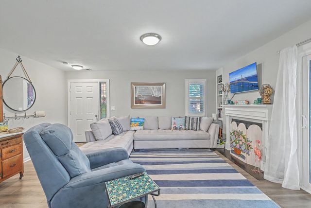 1713 Greystone Boulevard 35, Mount Pleasant, SC 29464