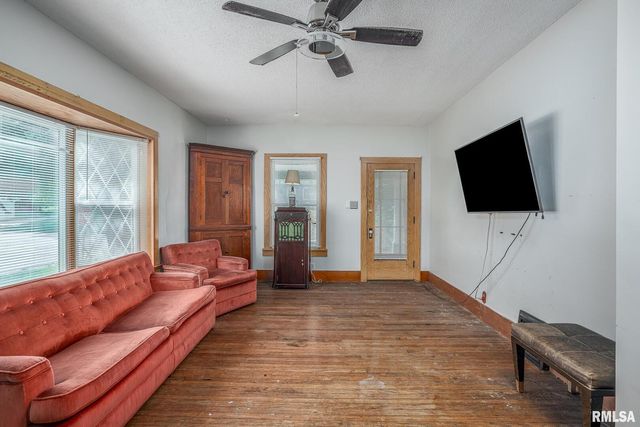 407 1ST Avenue, Albany, IL 61230