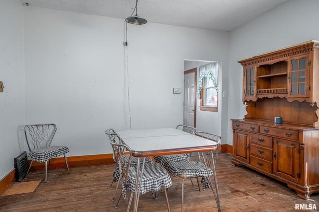 407 1ST Avenue, Albany, IL 61230