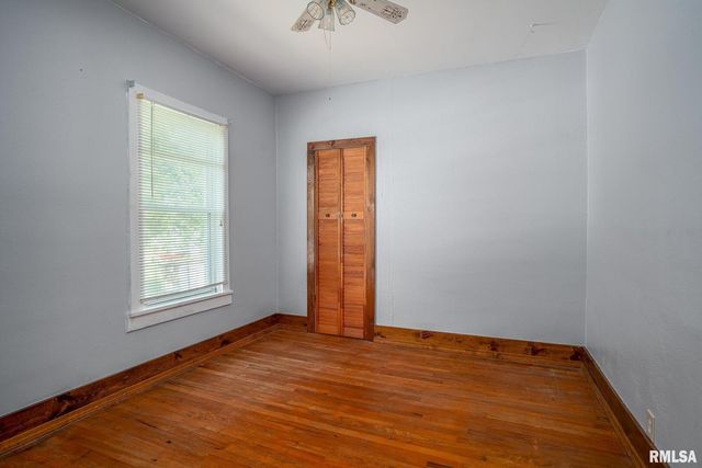 407 1ST Avenue, Albany, IL 61230