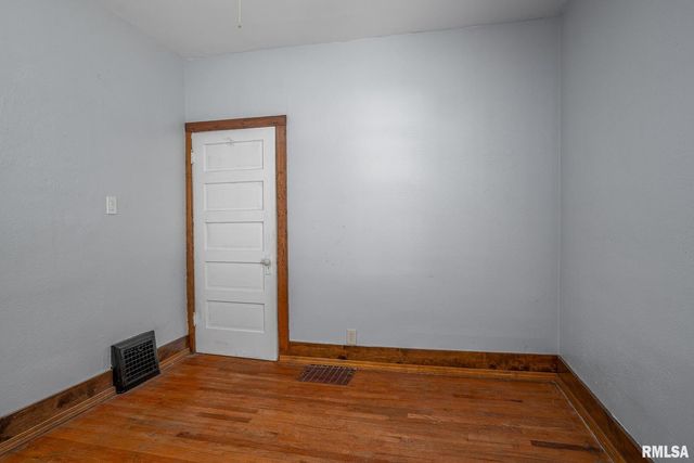 407 1ST Avenue, Albany, IL 61230