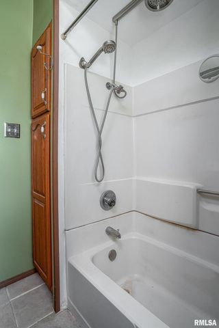 407 1ST Avenue, Albany, IL 61230