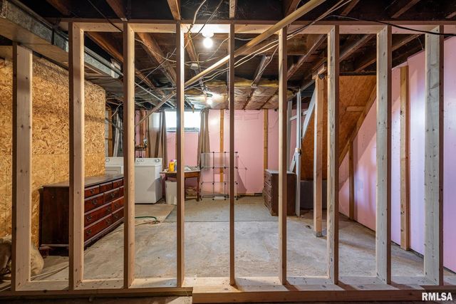 407 1ST Avenue, Albany, IL 61230