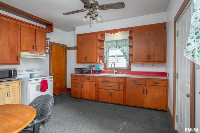 407 1ST Avenue, Albany, IL 61230