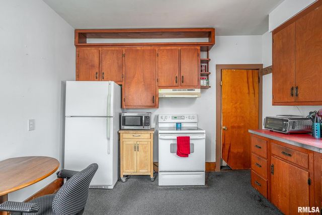 407 1ST Avenue, Albany, IL 61230