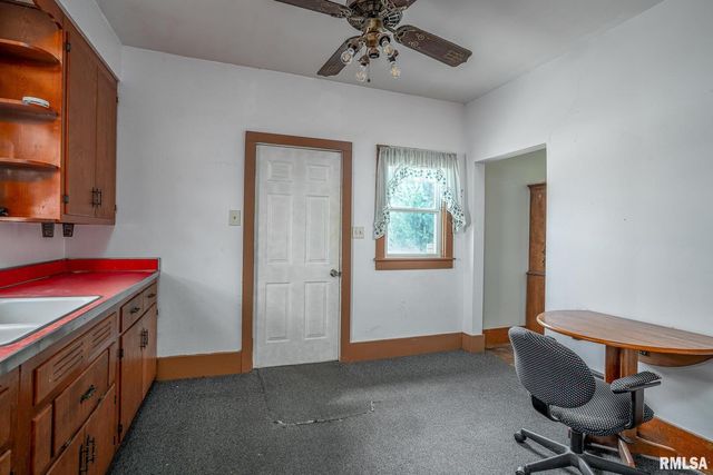 407 1ST Avenue, Albany, IL 61230