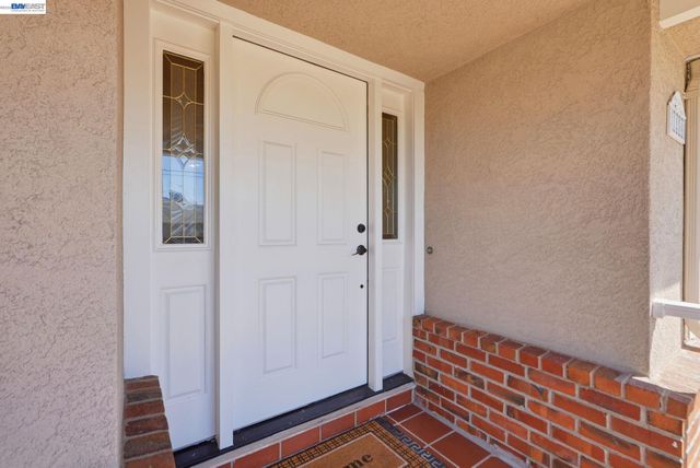 1204 Vistagrand Dr, San Leandro, CA 94577