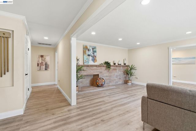 1204 Vistagrand Dr, San Leandro, CA 94577