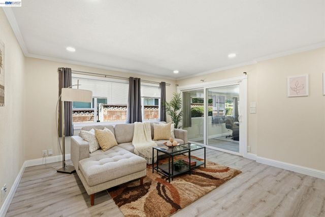 1204 Vistagrand Dr, San Leandro, CA 94577