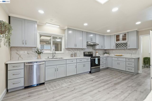 1204 Vistagrand Dr, San Leandro, CA 94577