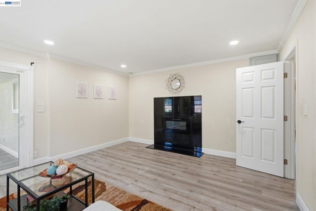 1204 Vistagrand Dr, San Leandro, CA 94577