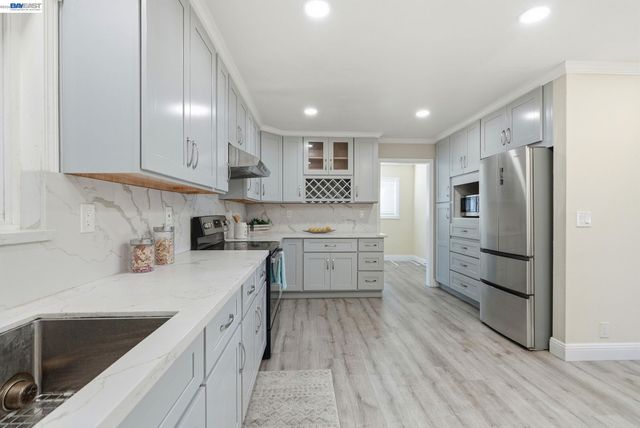 1204 Vistagrand Dr, San Leandro, CA 94577